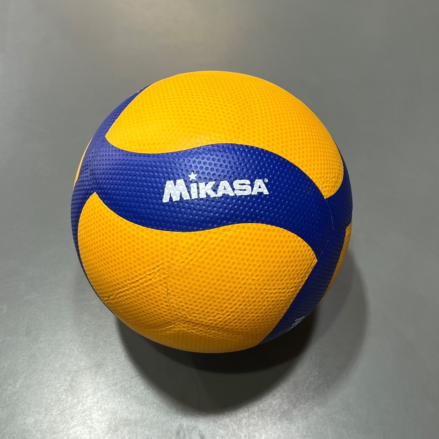 توپ والیبال میکاسا Mikasa v200 های کپی